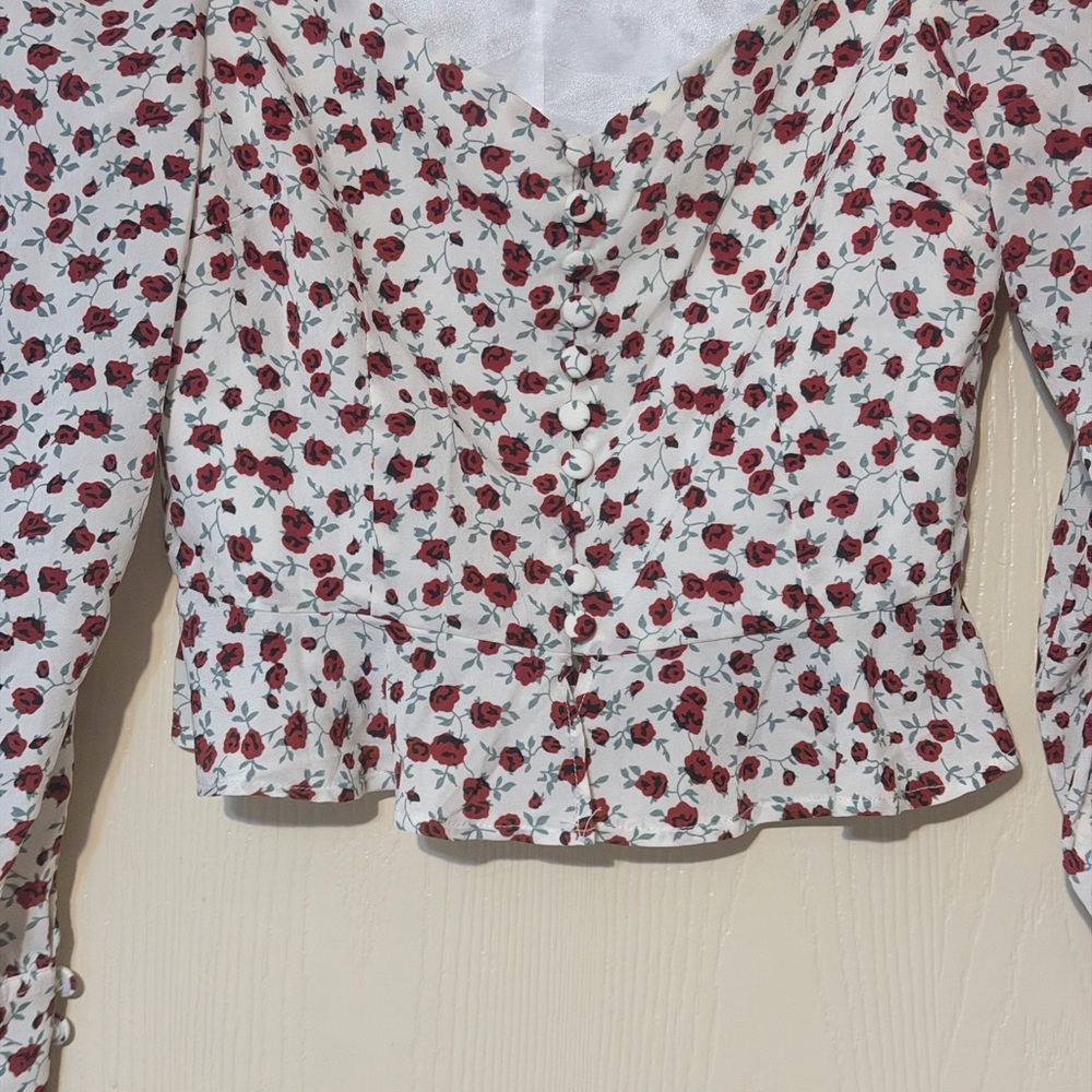 Brandy Melville Red and White Floral Blouse - Picture 3 of 8